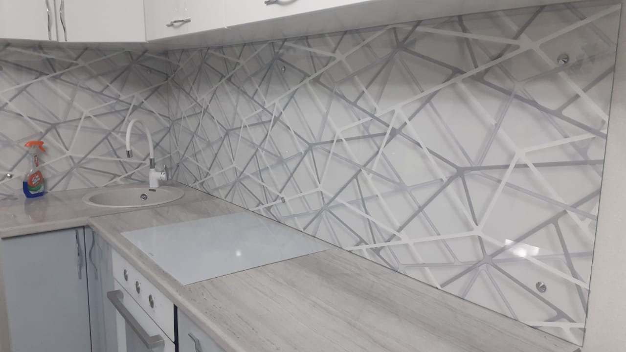 Стеклянные стеновые панели для кухни